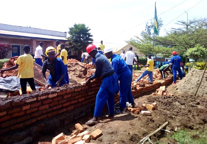 Abashinze ikigo APAPEM Muhondo, ngo baterwa ishema no kuba abana bo mu gace giherereyemo biga bitabavunnye