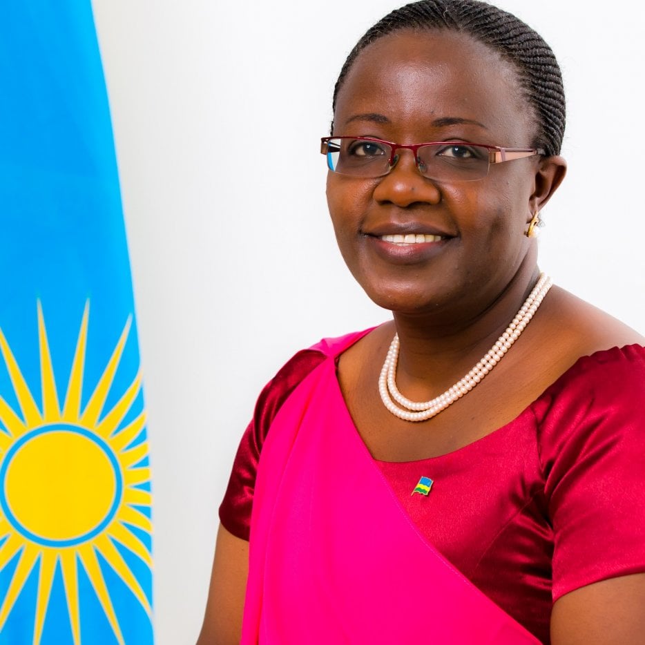 Dr Mujawamariya Jeanne d'Arc wari usanzwe ari Minisitiri w'Ibidukikije yagizwe Minisitiri w'Abakozi ba Leta n'Umurimo
