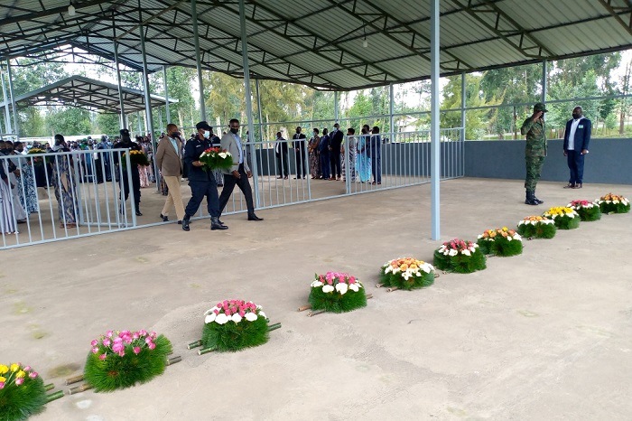 Ni Urwibutso ruruhukiyemo imibiri 2206 y'Abatutsi bazize Jenoside