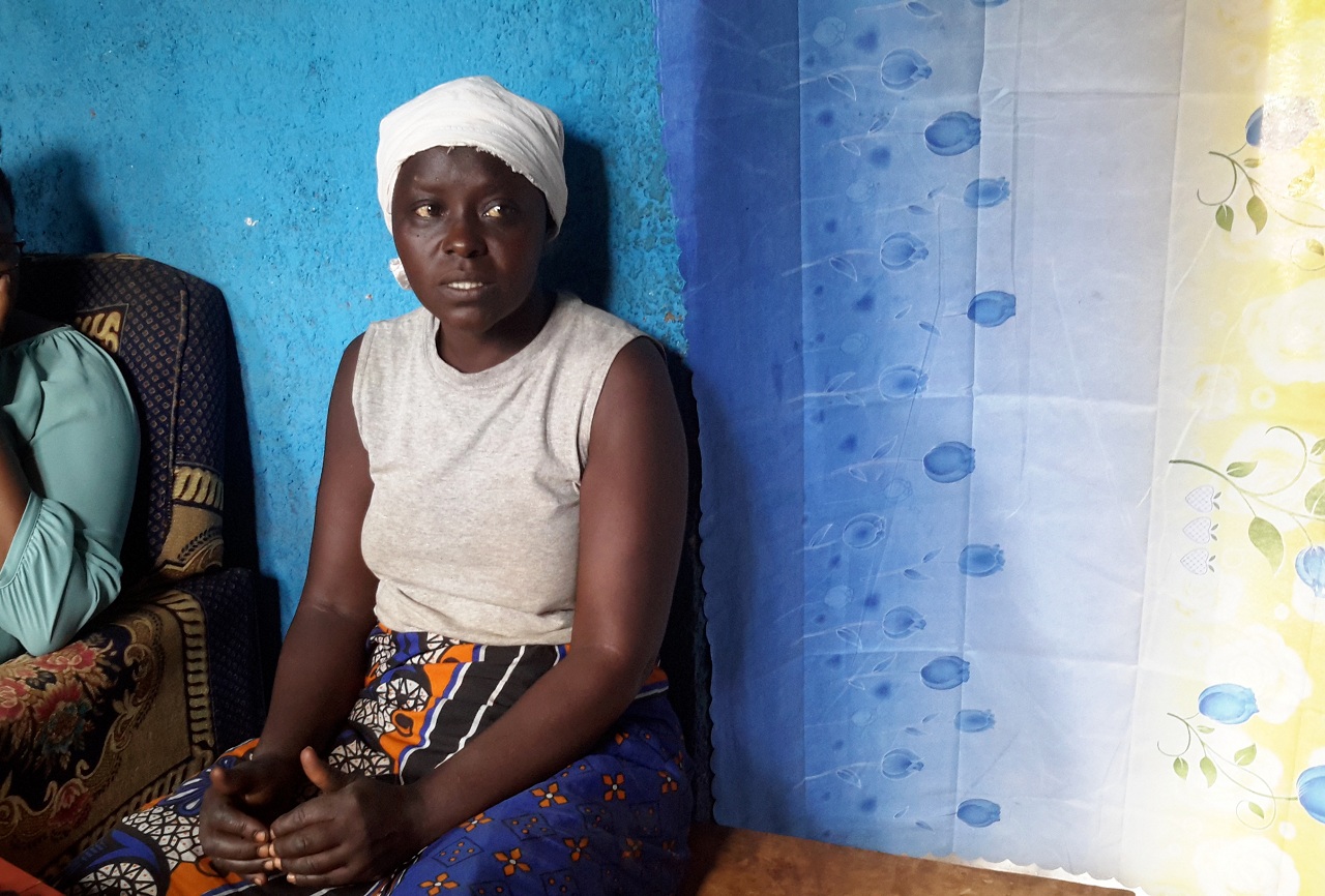 Mukandahinyuka aratinyura ababyeyi banga kurera abana batari ababo
