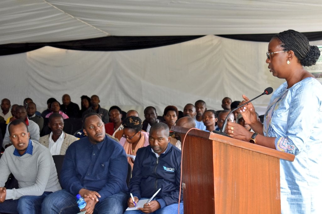 Meya Mukanyirigira Judith yasabye abayobozi mu nzego z'ibanze gufasha abaturage kubyaza umusaruro ibikorwa by'uwo mushinga
