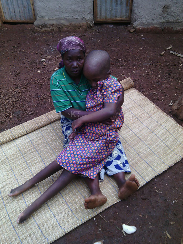 Mukasikubwabo arasaba umugiraneza wamufasha nyuma yo kurwaza uyu mwana