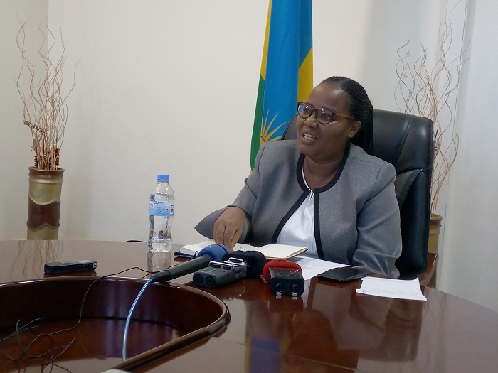 Minisitiri Mukeshimana akangurira abahinzi-borozi gufatira ubwishingizi imyaka n'amatungo