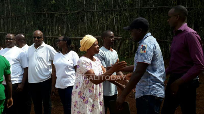 Umuryango w'Abanyamategeko barangije muri Kaminuza y'u Rwanda mu mwaka wa 1999 niwo waje kuremera uyu muryango wa Mukulira Ferdinand