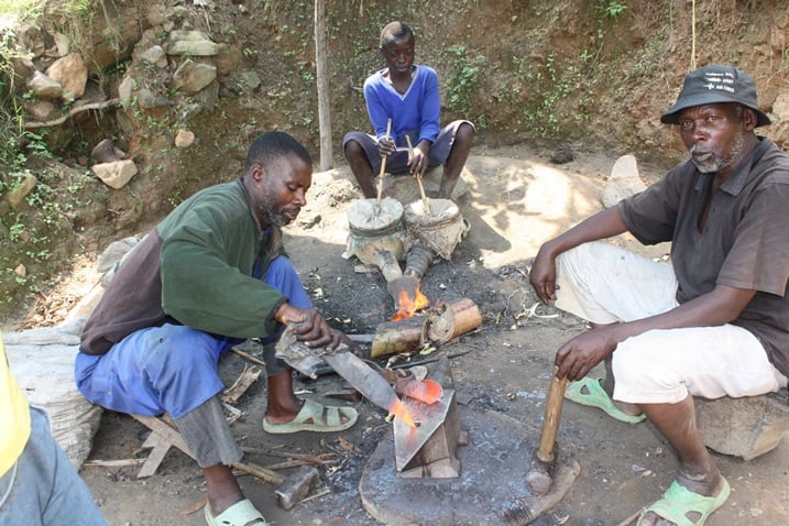 Munyengabe (ibumoso) n