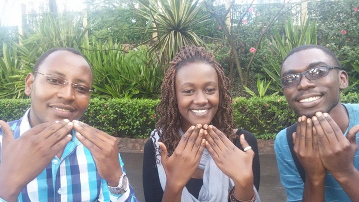 Kellya Uwiragiye na bagenzi be bafatanyije mu gushinga umuryango Meadia Deaf for Rwanda.