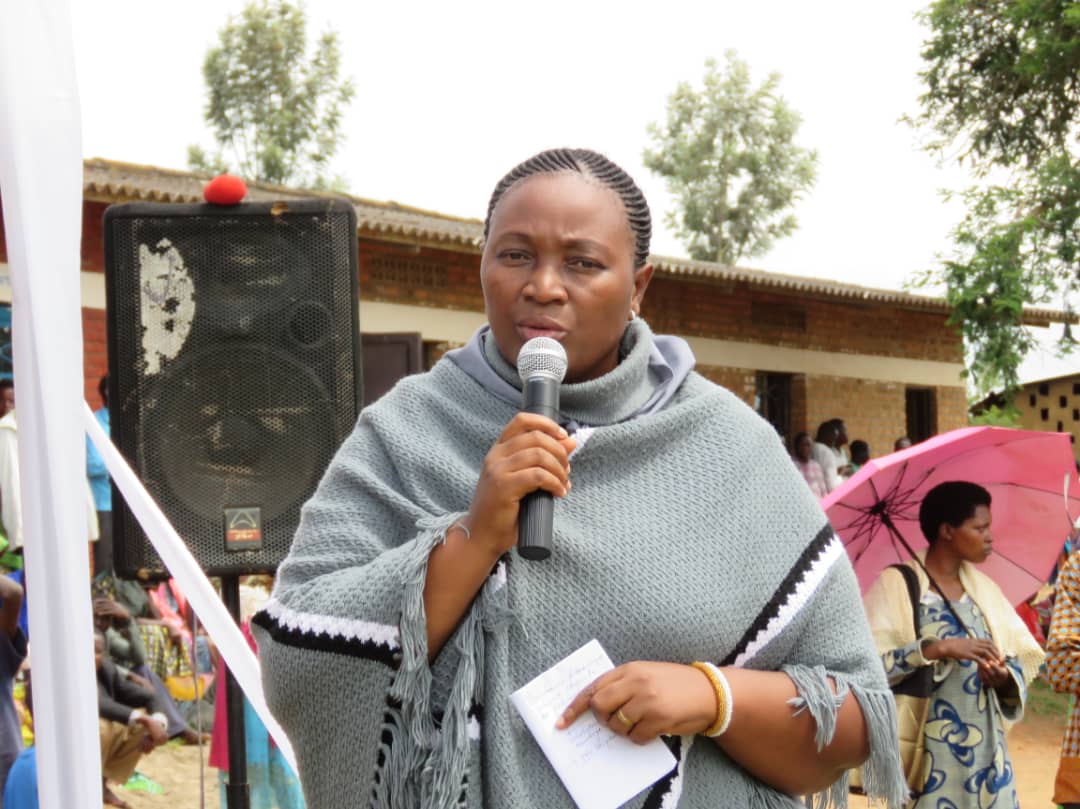 Murekatete Julliet ushinzwe imibereho myiza muri Nyagatare avuga ko i Gakirage hagiye gushyirwa urukuta ruzashyirwaho amazina y'Abatutsi bishwe