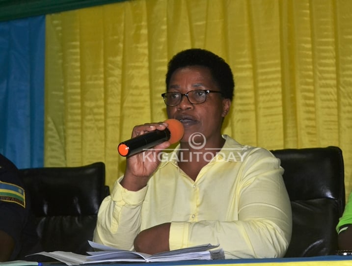 Mureshyankwano avuga ko Umuhigo wo gushyira amakuru ku rubuga rw'Akarere ari ngombwa kuko worohereza abaturage kumenya isura y'Akarere kabo batiriwe bakubita amaguru.