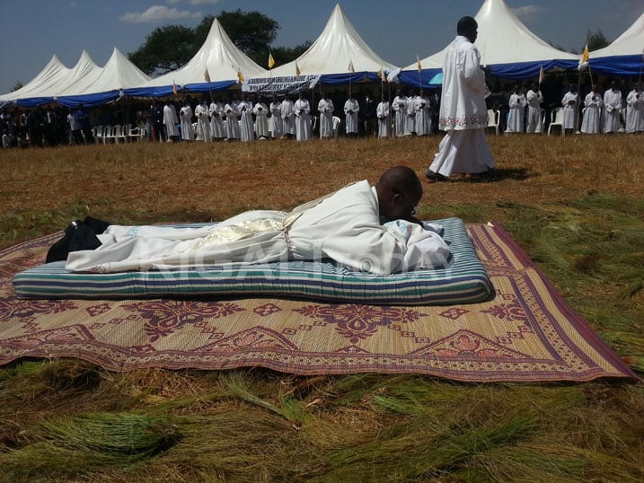 Muri Yubile y'imyaka 50 ya Perusi ya Bare, hayemo n'umuhango wo gutanga ubusaseridoti.