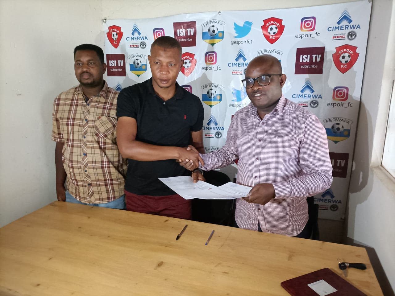 Tariki 23 Kamena 2022, Ikipe ya Espoir FC yari yamutangaje nk'umutoza wayo