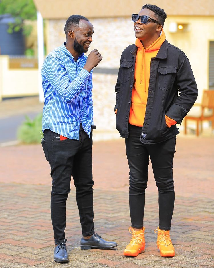 Umunyamakuru Mulindahabi ni umwe mu bafasha Niyo Bosco mu bikorwa bye bya muzika