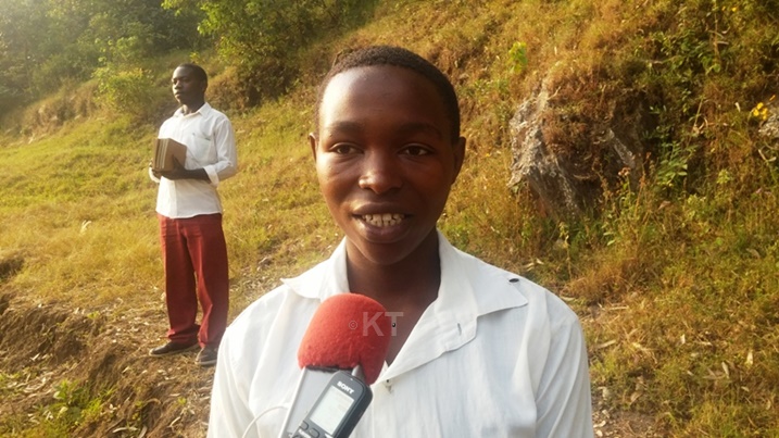 Musabyimana Divine avuga ko batarabona ubwato bwa moteri, abanyeshuri b'abakobwa bahoraga basiba.