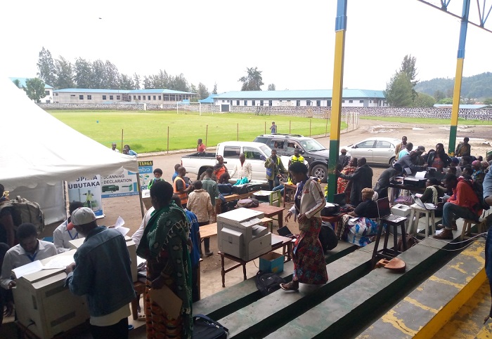 Abakozi mu mirenge n'Akarere bashinzwe serivisi zijyanye n'ubutaka bazimuriye ahegereye abaturage