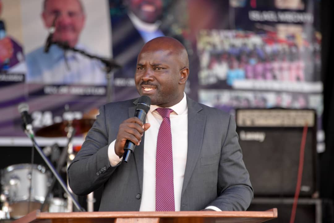 Guverineri Mugabowagahunde yasabye abitabiriye iki giterane kugendera kure amacakubiri