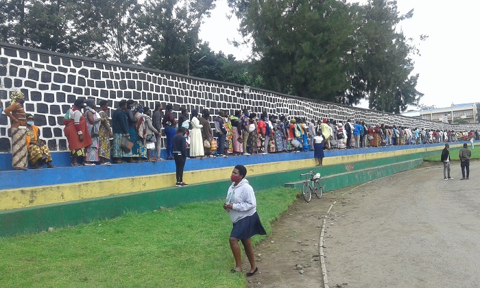 Bashyizwe ku murongo birinda ko hari abaza nyuma bagashaka gutanga abandi