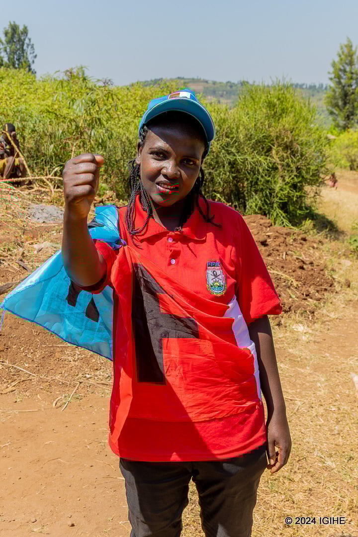 Musengamana Béatha yabaye icyamamare biturutse ku ndirimbo ‘Azabatsinda Kagame'