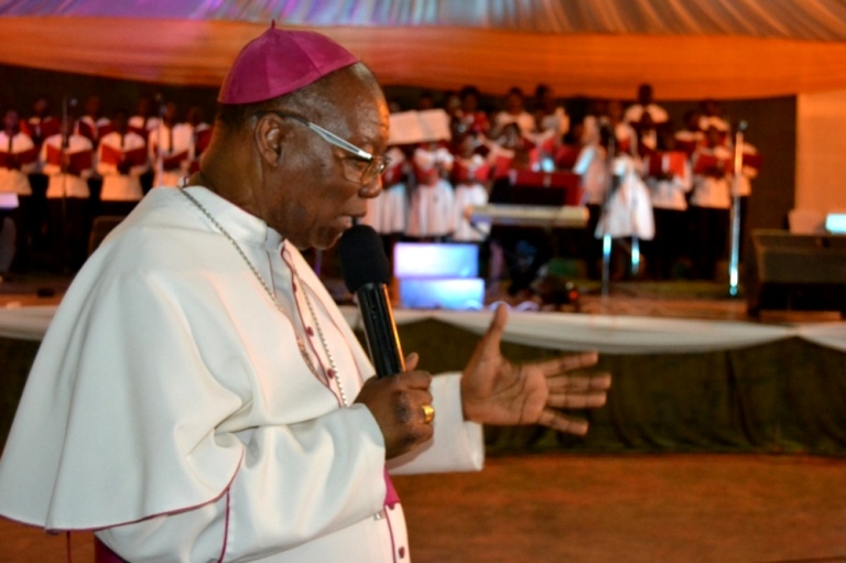 Musenyeri Filipo Rukamba na we yashimye urwego korari Ijuru igezeho mu miririmbire