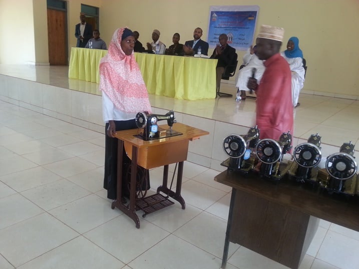 Mushimiyimana Aisha ngo agiye gukoresha iyi mashini yiteze imbere.
