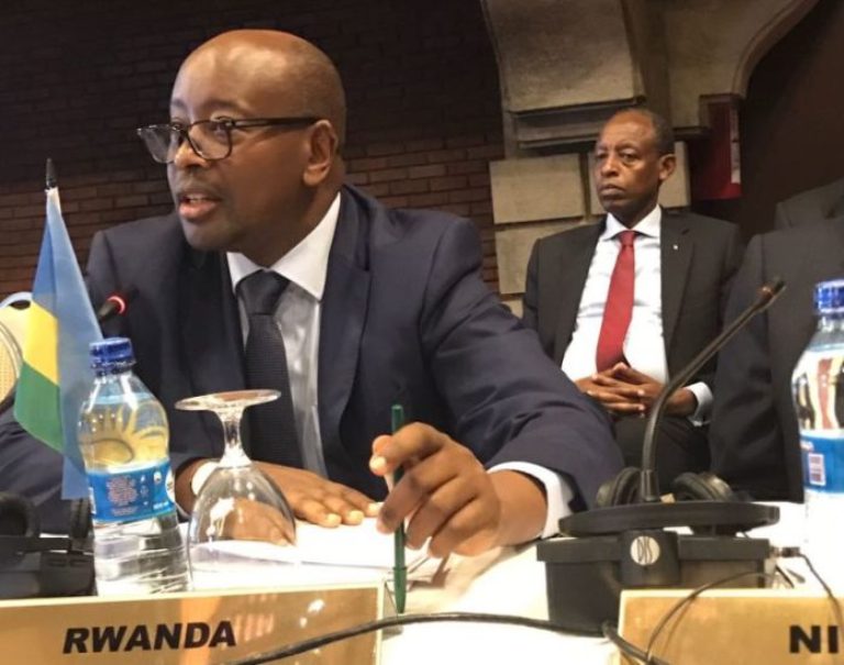 Minisitiri w'ibikorwaremezo mu Rwanda, James Musoni mu nama ya Shelter Afrique yabereye i Nairobi muri Kenya 