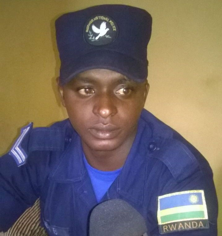 Cpl Bizimana yatekereje kugira neza no guhesha ishema akazi ke kurusha gutwara amadorali yari atoye.