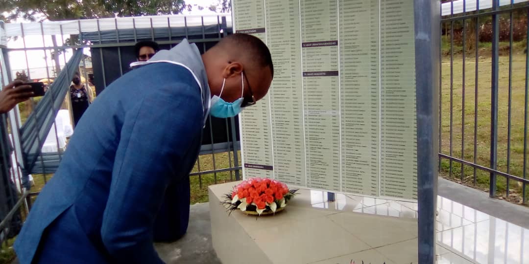 Umuyobozi w'Akarere ka Bugesera, Mutabazi Richard, yunamiye abiciwe i Kayenzi