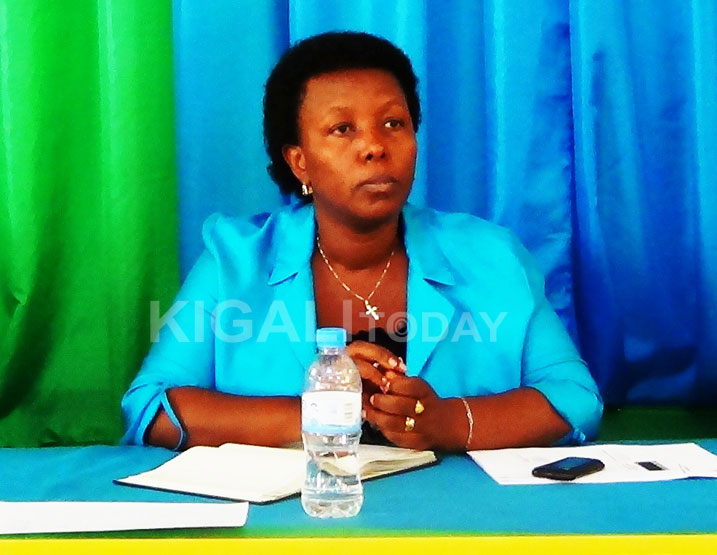 Mutakwasuku avuga ko guhemba imiryango ibanye neza ari uguhwitura ibanye nabi.
