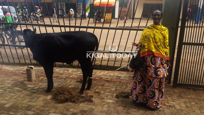 Muteterizina nawe worojwe ari iruhande rw'Inka yahawe