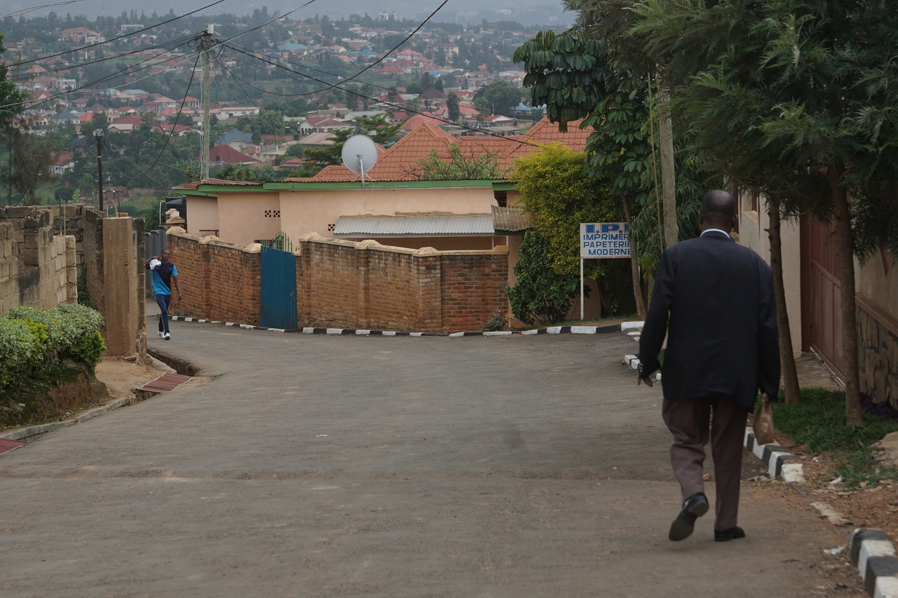 KK 278 st Ni umwe mu mihanda yinjira mungo z'abaturage washyizwemo kaburimbo n'abaturage