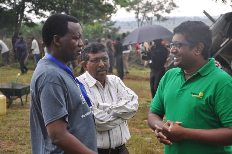 Nabanyamahanga bitabiriye umuganda.