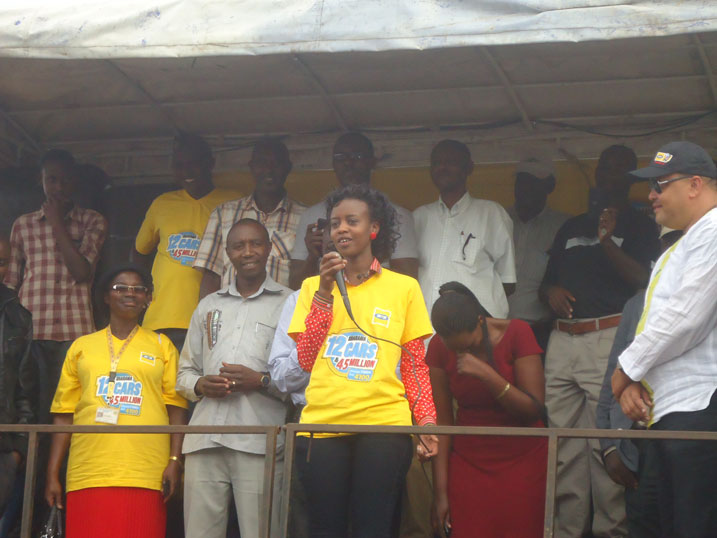 Mahirwe avuga ko iyi modoka ari iy'abanyaruhango bose.