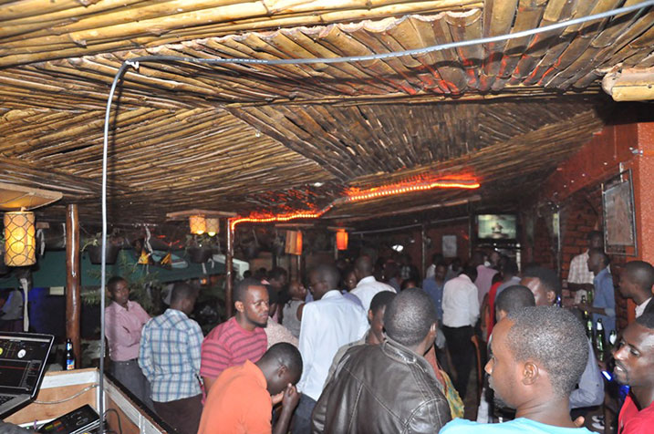 Ahitwa Sundowner naho abantu bari bakubise buzuye.