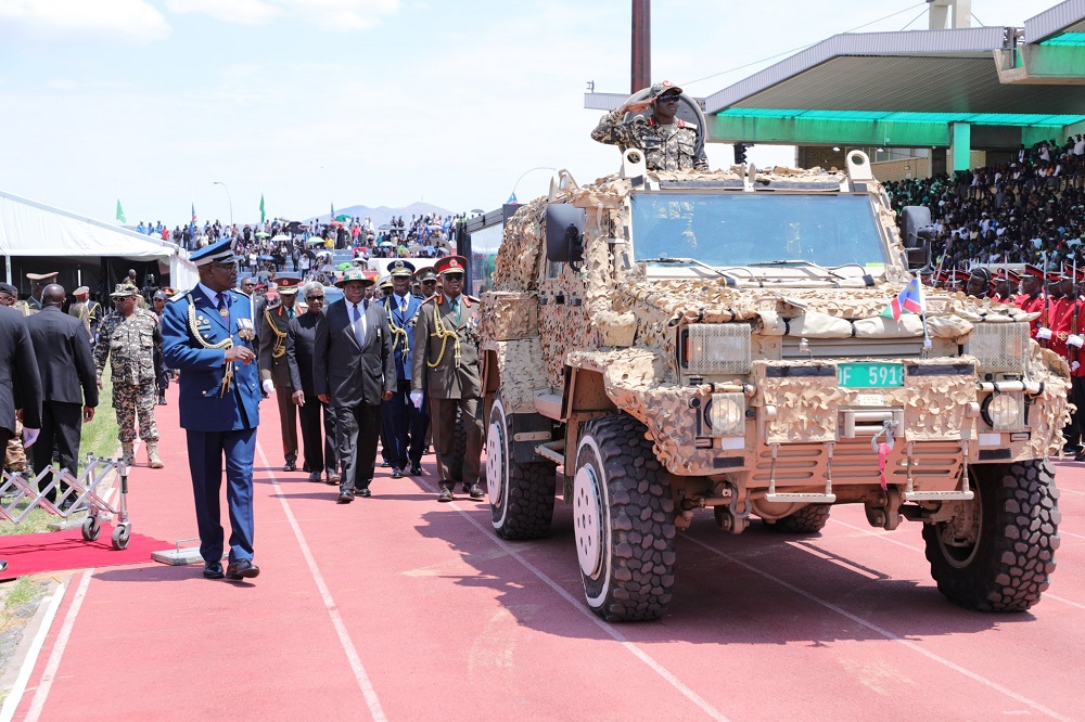 Imodoka yari itwaye umurambo wa Dr Hage G. Geingob