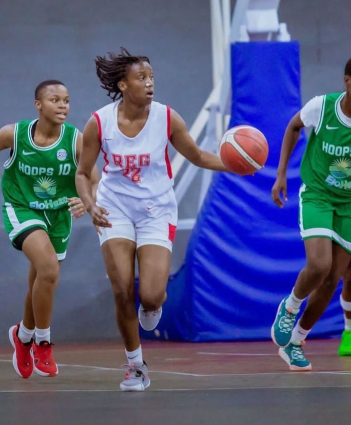 Nandy Linda ari mu bakinnyi bayoboye abandi muri shampiyona mu gutsinda amanota menshi ndetse no gukora Rebound nyinshi (ni ukuvuga uburyo bwo gusubiza umupira mu nkangara wari wanze kujyamo) 