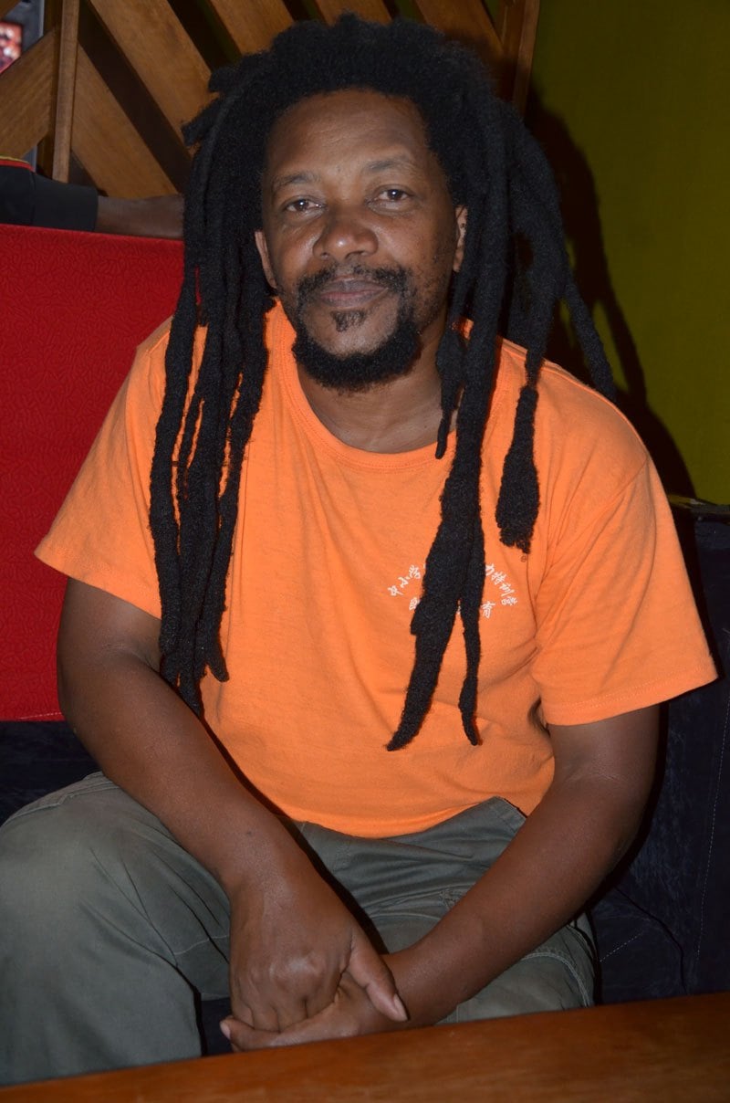Natty Dread ahamya ko ashobora kumara imyaka itatu ataragura umwenda mushya 