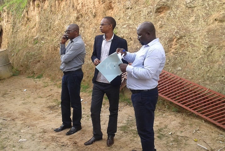 Abayobozi b'ibitaro n'ibigo nderabuzima barasaba abaturage kugira ubwisungane mu kwivuza.