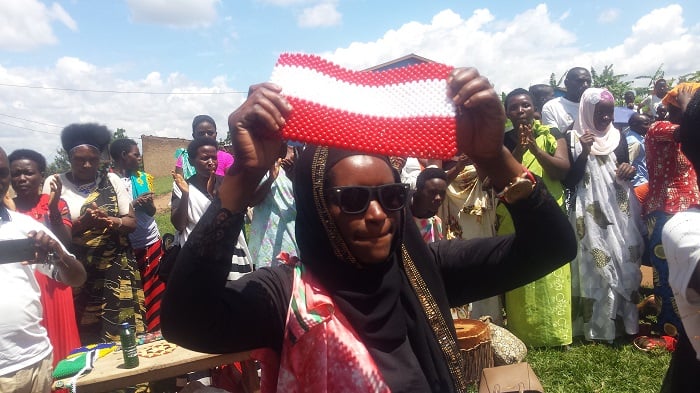 Ndererimana ashobora kwinjiza ibihumbi 10 by'Amafaranga y'u Rwanda mu cyumweru abikesha kuboha ibikapu