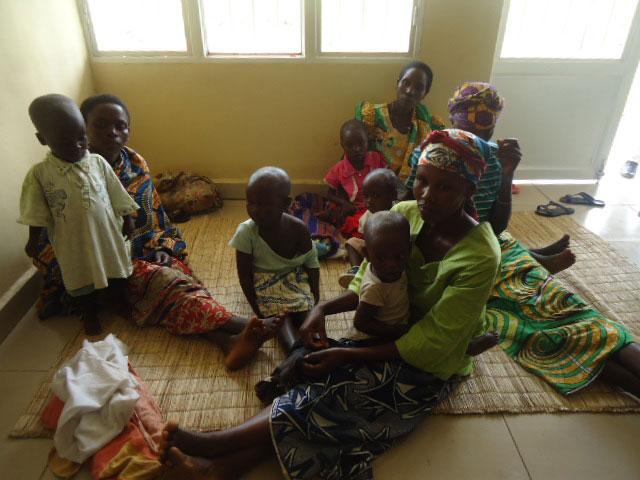 Ngo aba bana ntibiyongeraga, ariko aho ikusanyirizo ry'amata "Agira gitereka" ritangiriye kubaha amata, ngo bamerewe neza.