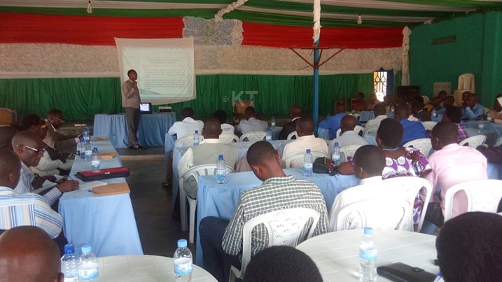Ngo byagaragaye ko mu bigo byigenga abakozi bamwe na bamwe bahohoterwa bakirukanwa mu buryo bunyuranyije n'amategeko abandi bakabaho nta masezerano y'akazi ntibanishyurirwe imisanzu y'ikigo cy'igihugu gishinzwe ubwishingizi