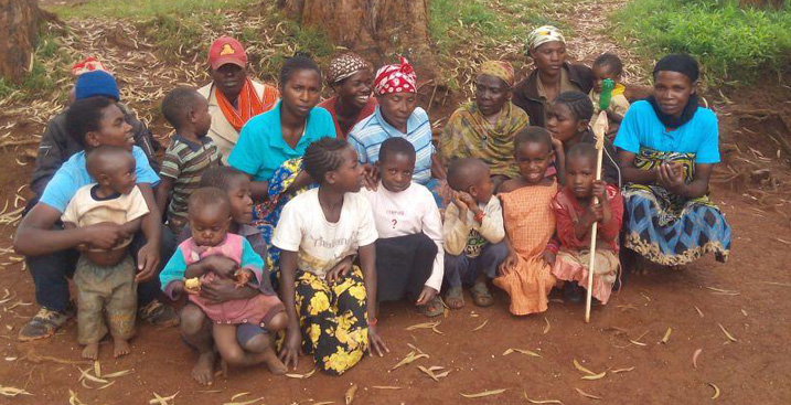 Ngo ntawe uhingutsa iryo gutaha akiri mu mashyamba ya Congo