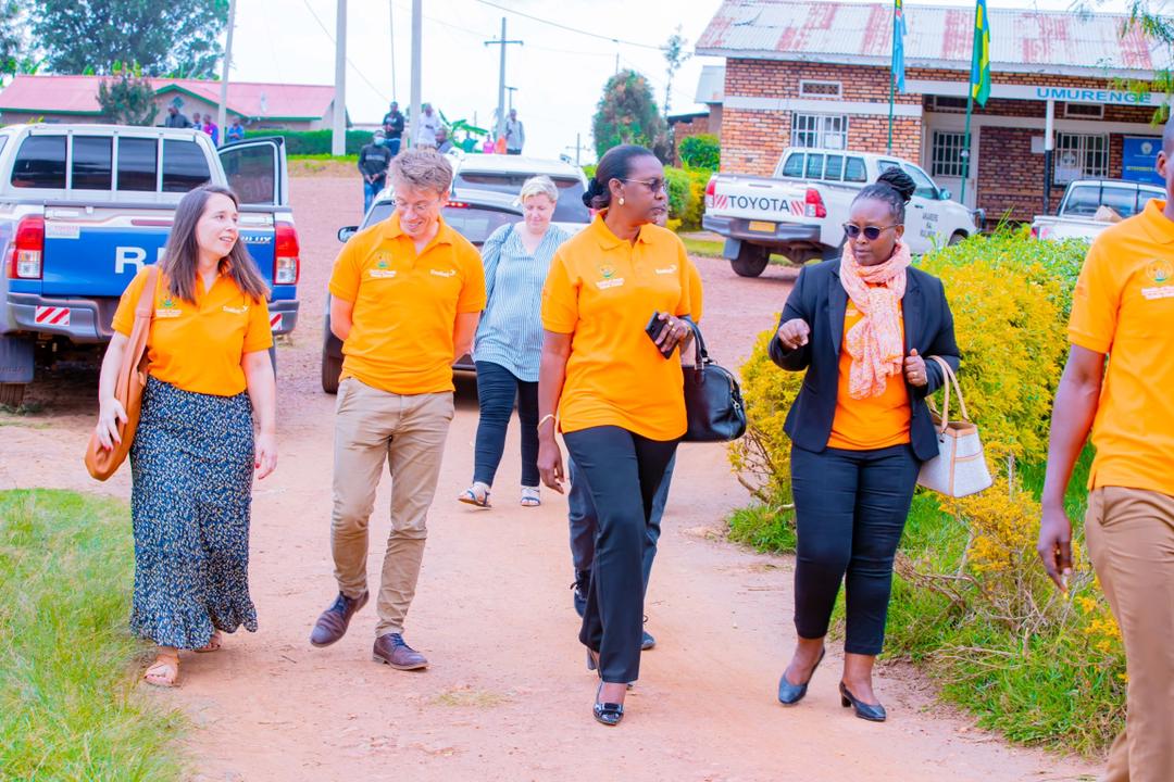 Ni ubukangurambaga bwitabiriwe n'abayobozi banyuranye