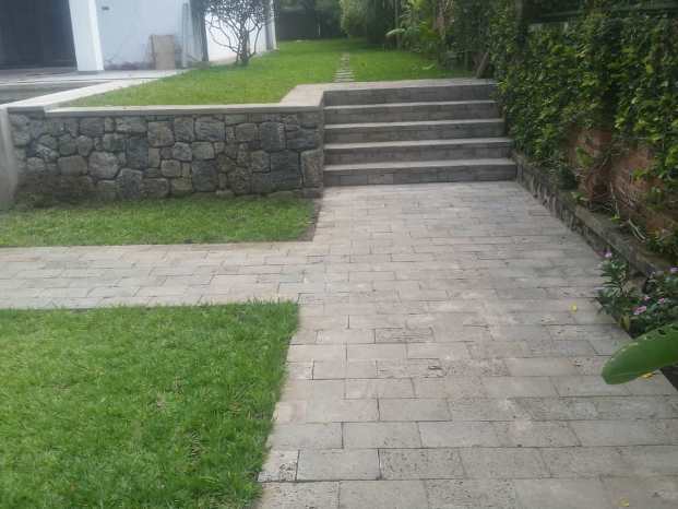 Amabuye akoze muri Made in Rwanda