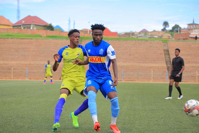 Nishimwe Blaise umuhungu wa Mateso Jean de Dieu, ni umwe mu bakinnyi bakiri bato bari kwitwara neza muri iyi mikino ya gicuti Rayon Sports iri gukina