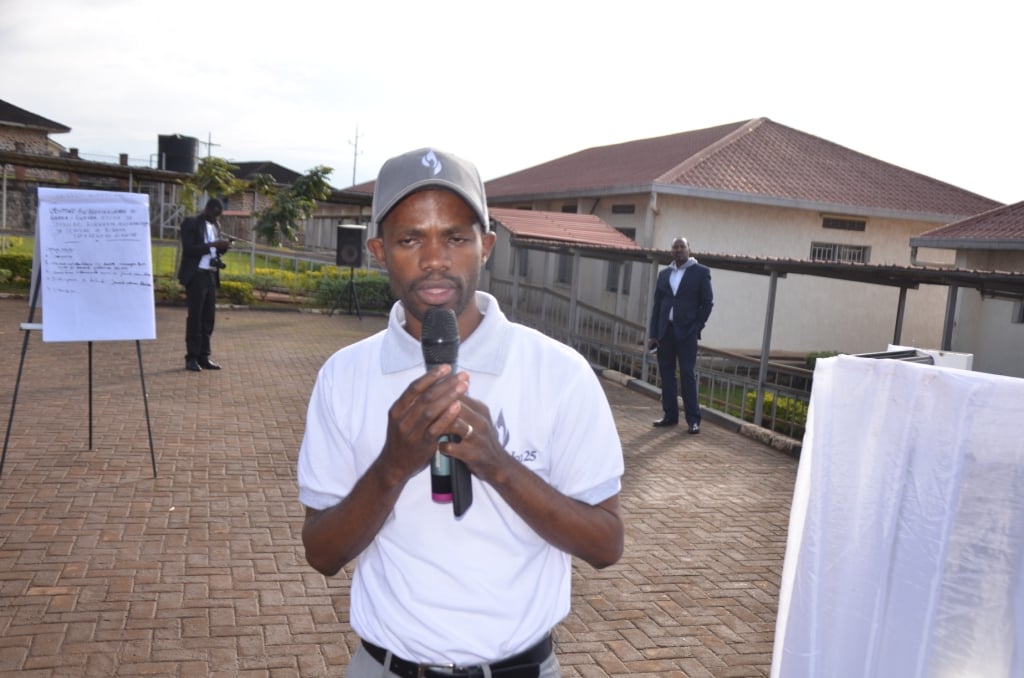 Niyibizi Ntabyera Hubert, umuyobozi mukuru ushinzwe imirimo rusange mu Karere ka Nyamasheke avuga ko batazigera bacika intege mu gukomeza kunga Abanyarwanda