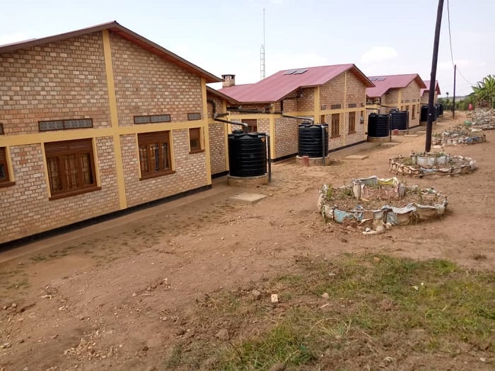 Inzu zubatswe i Nkanda zigiye zifatanye enye enye