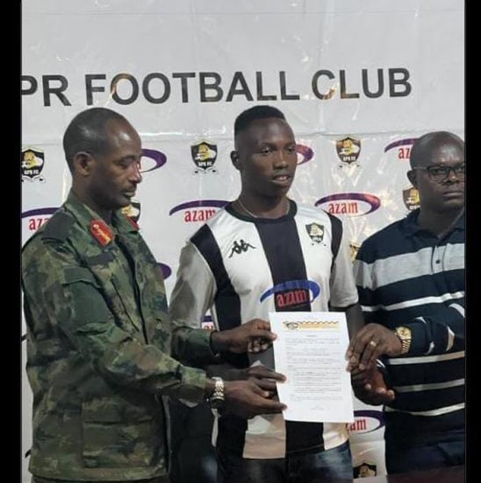 Nkundimana Fabio hagati y