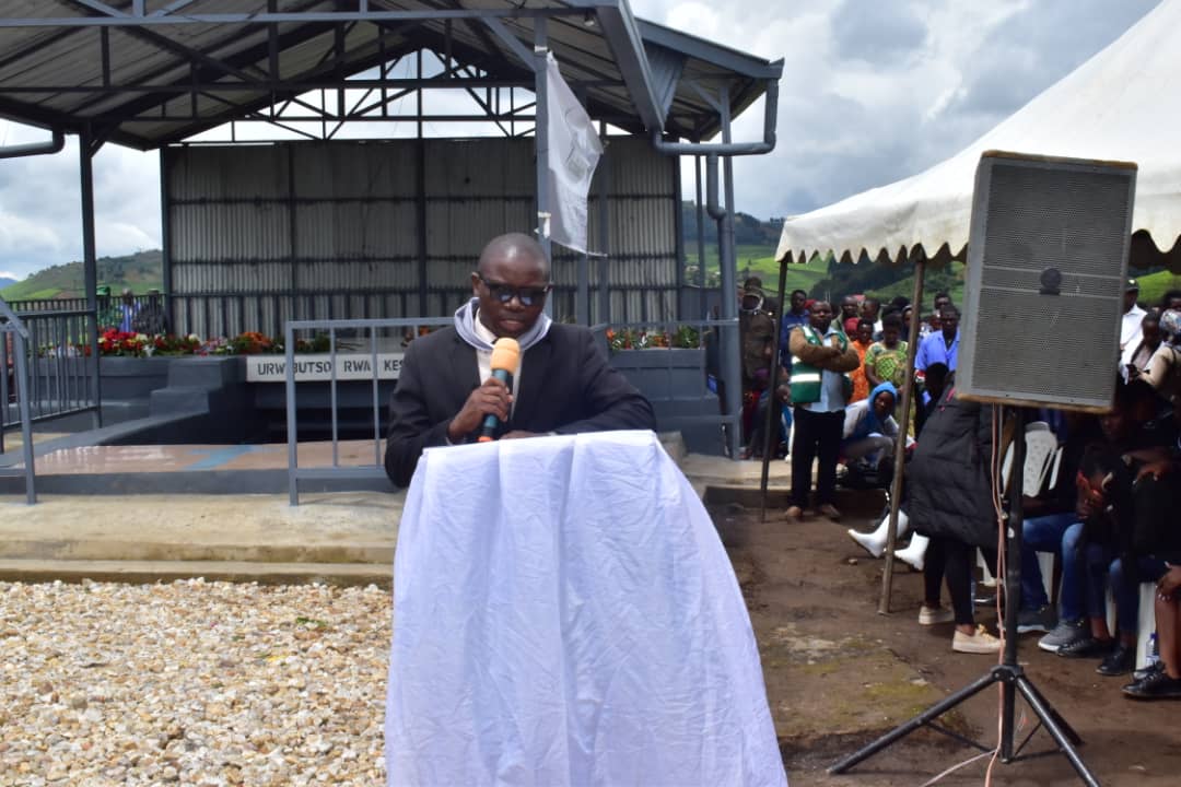 Nkusi avuga ko kuba Harabayeho urukurikirane rwo kwica Abatutsi iminsi yegeranye bigaragaza uko Jenoside yateguwe mbere