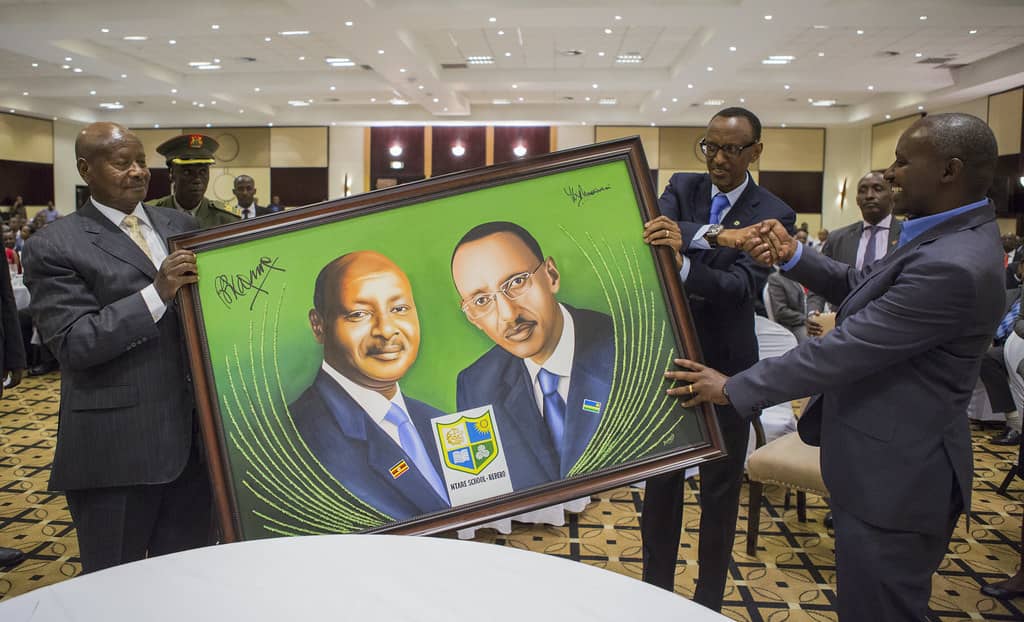 Igitekerezo cyo kubaka Ntare School mu Rwanda cyazanywe n'abize muri iryo shuri barimo Perezida Kagame na Museveni