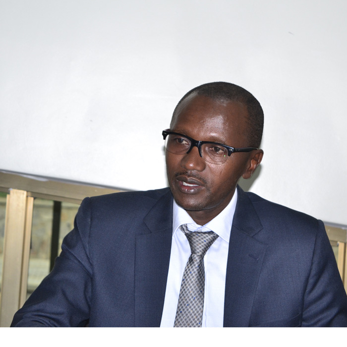 Ntazinda Erasme uyobora akarere ka Nyanza avuga ko kongera imiyoboro y'amazi bizatuma abaturage basigaye batagerwaho n'amazi bayabona