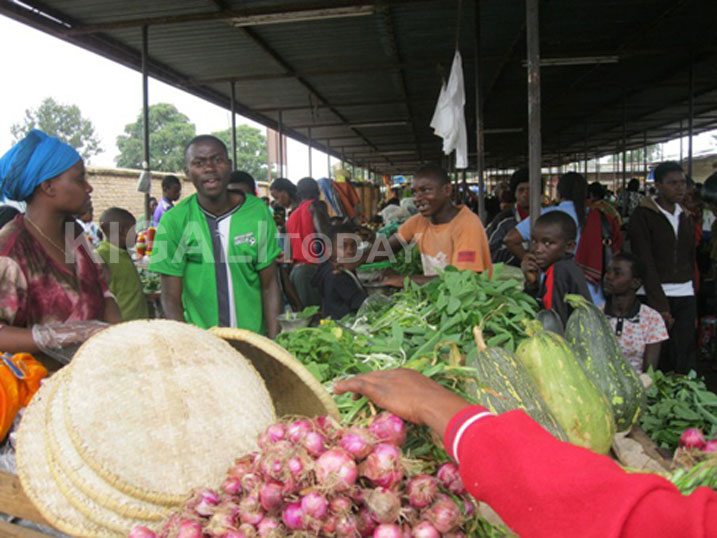 Nubwo bakiriwe neza n'Abanyarwanda ngo ubuzima bwo mu Rwanda basanze buhenze.