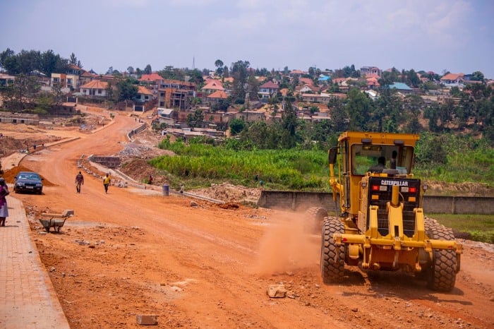 Abaturiye imihanda irimo gukorwa barasabwa kuvugurura inzu zabo